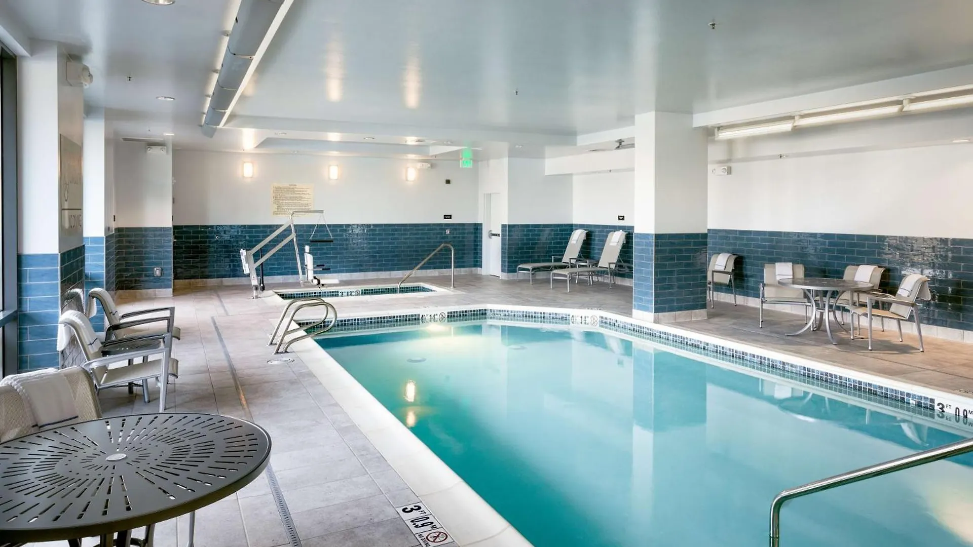 Hampton Inn & Suites By Hilton Seattle/Northgate Hotel