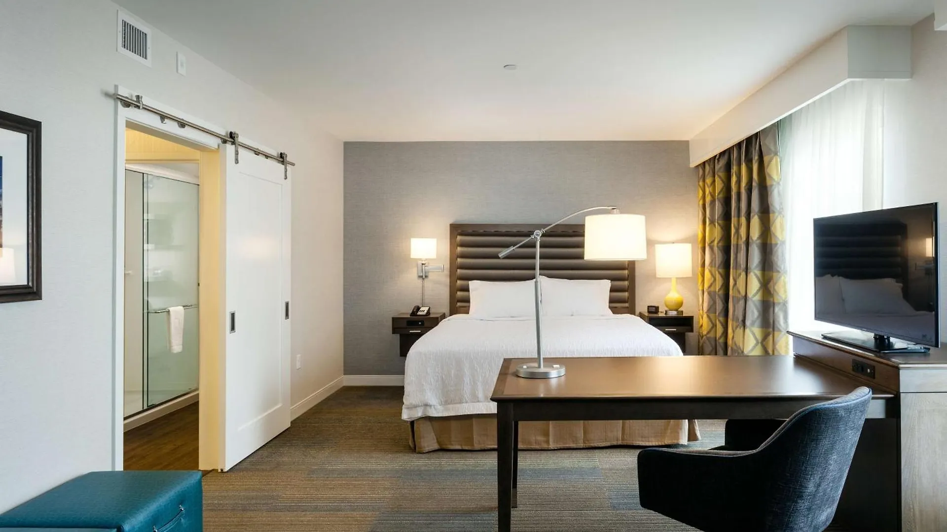 Hampton Inn & Suites By Hilton Seattle/Northgate Hotel Seattle